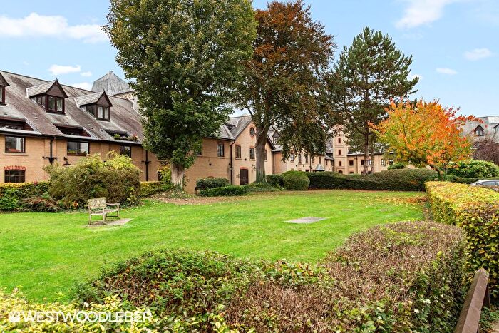 1 Bedroom Flat For Sale In River Meads, Stanstead Abbotts, Ware, SG12