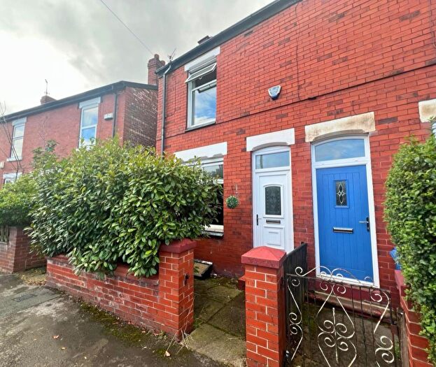2 Bedroom House To Rent In Vicarage Road, Stockport, SK3