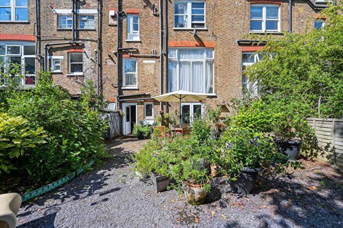 1 Bedroom Flat For Sale In Colney Hatch Lane, Muswell Hill, London, N10