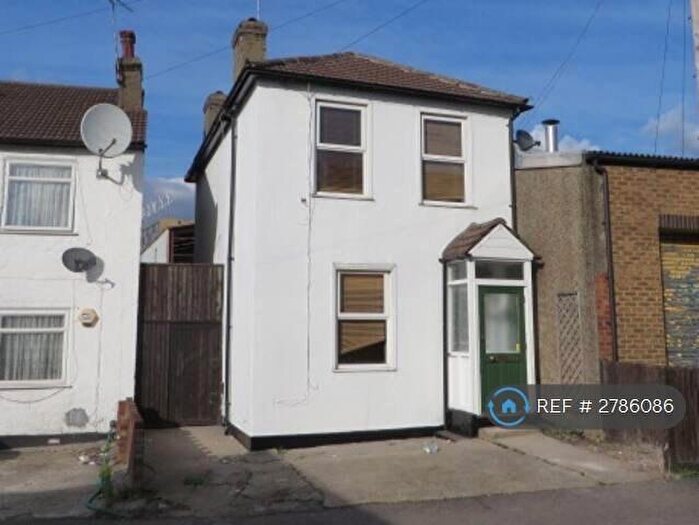 4 Bedroom Detached House To Rent In Bishops Road, Croydon, CR0