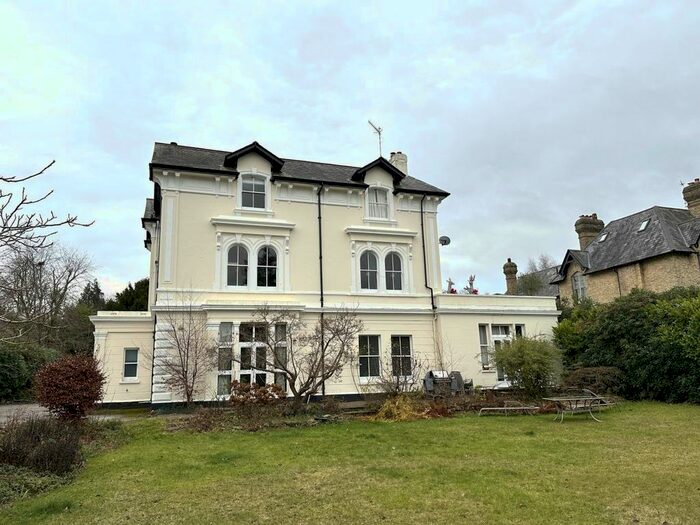 2 Bedroom Flat To Rent In Broadwater Down, Tunbridge Wells, Kent, TN2