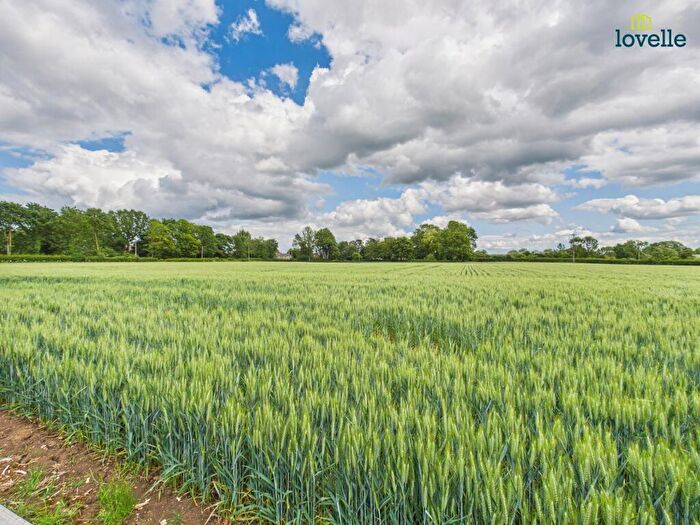5 Bedroom Detached House For Sale In Thornton Road, North Owersby, LN8