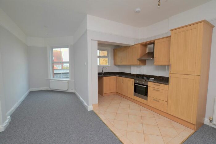 1 Bedroom Flat To Rent In Park Close, Queen Elizabeth Avenue, Cliftonville, Margate CT9