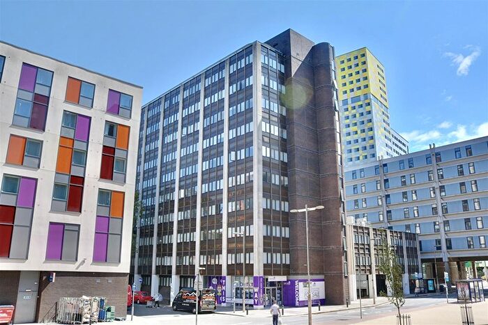 1 Bedroom Flat To Rent In Enterprise House, Isambard Brunel Road, Portsmouth, PO1