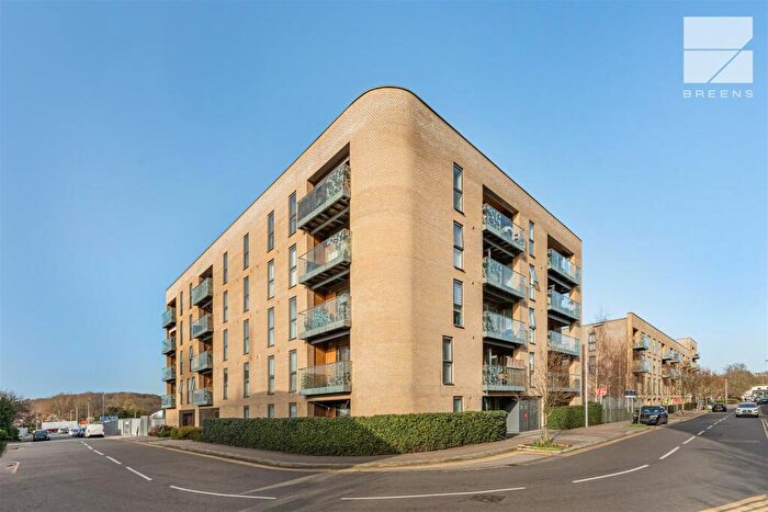 2 Bedroom House For Sale In Furrow House, Highams Park, E4