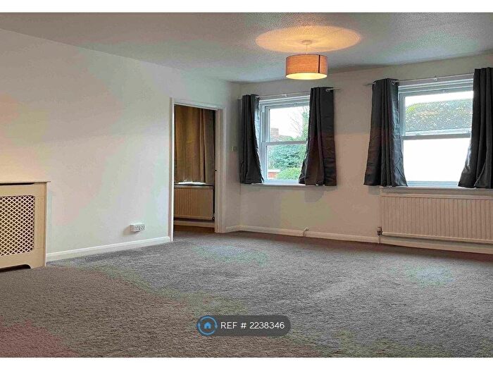 1 Bedroom Flat To Rent In Crown Court, Staplehurst, Tonbridge, TN12