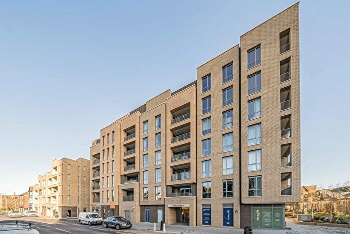 2 Bedroom Flat To Rent In Coombe Road, New Malden, KT3