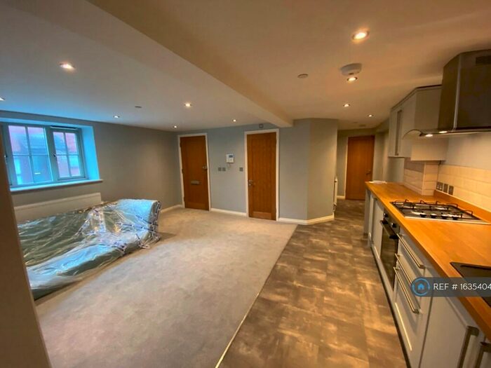 2 Bedroom Flat To Rent In Damory Street, Blandford Forum, DT11