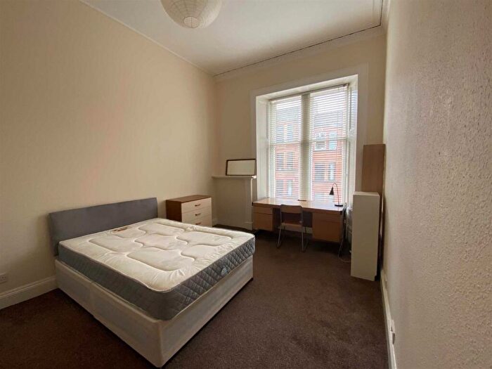 3 Bedroom Flat To Rent In Kersland Street, Hillhead, Glasgow, G12