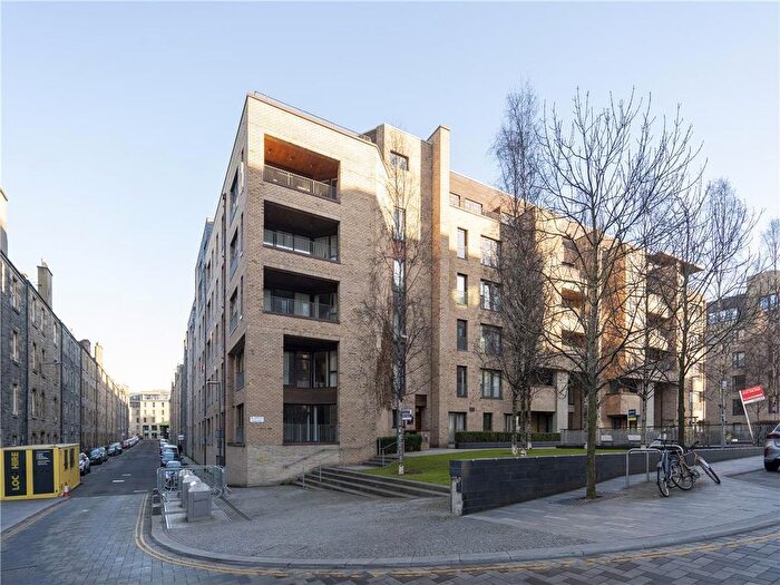 1 Bedroom Flat To Rent In Mcewan Square, Edinburgh, EH3