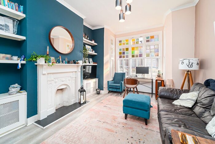 2 Bedroom Flat For Sale In Nelson Road, Crouch End, N8