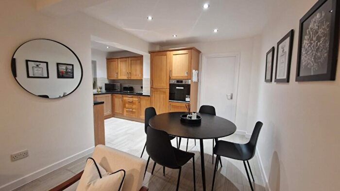 House Of Multiple Occupation To Rent In Carlton Drive, Benfleet, Essex, SS7