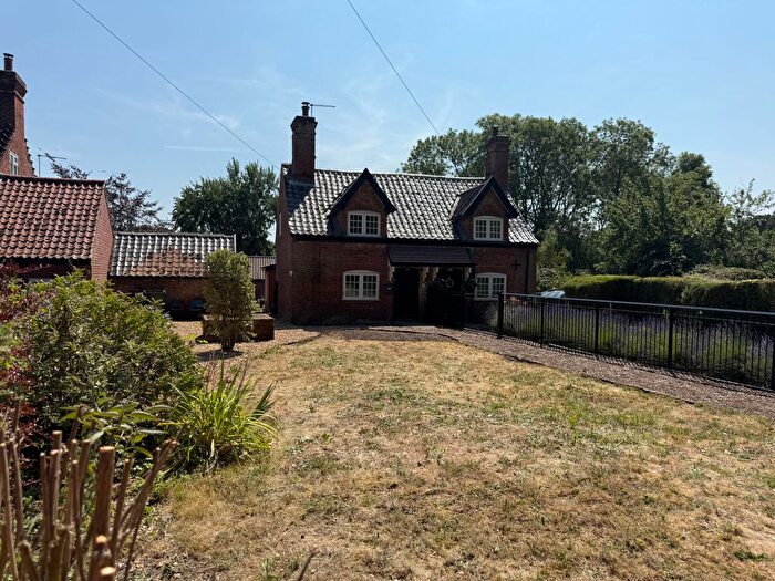 3 Bedroom Semi-Detached House To Rent In Framingham Pigot, Norwich, NR14