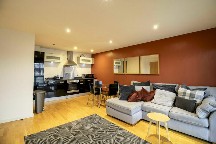 2 Bedroom Apartment To Rent In Gateway South, Leeds City Centre, LS9