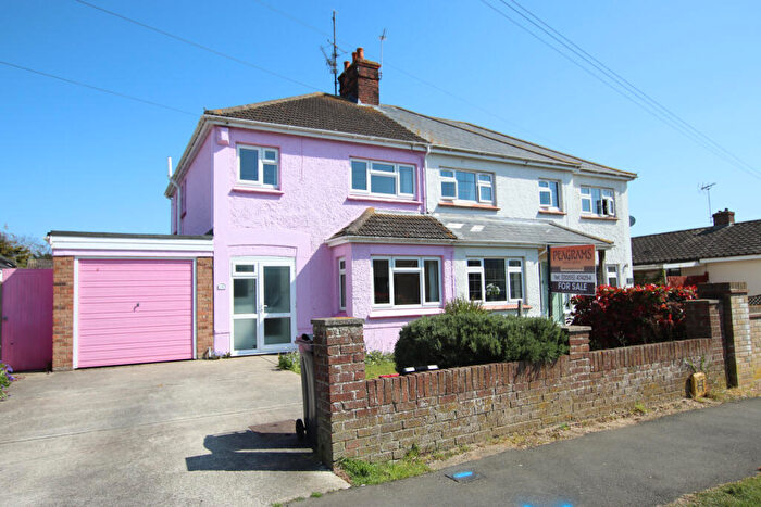 4 Bedroom Semi-Detached House For Sale In Upper Branston Road, Clacton On Sea, CO15
