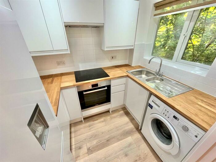 1 Bedroom Apartment To Rent In Rodeheath, Luton, LU4