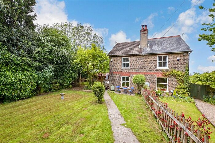 3 Bedroom Semi-detached House For Sale In High Street, Dormansland, Lingfield, Surrey, RH7