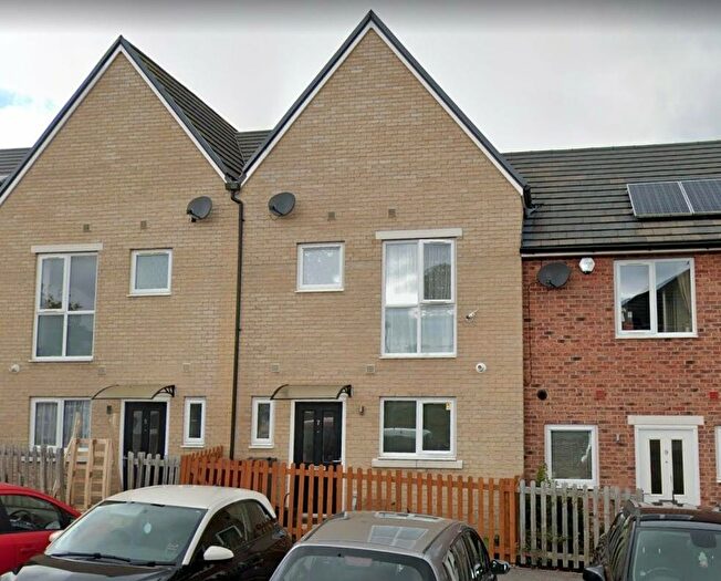 3 Bedroom Terraced House To Rent In Eddleston Way, Tilehurst, Reading, RG30