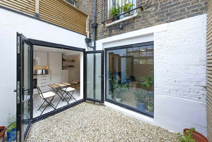 1 Bedroom Flat For Sale In Hanley Road, London, N4
