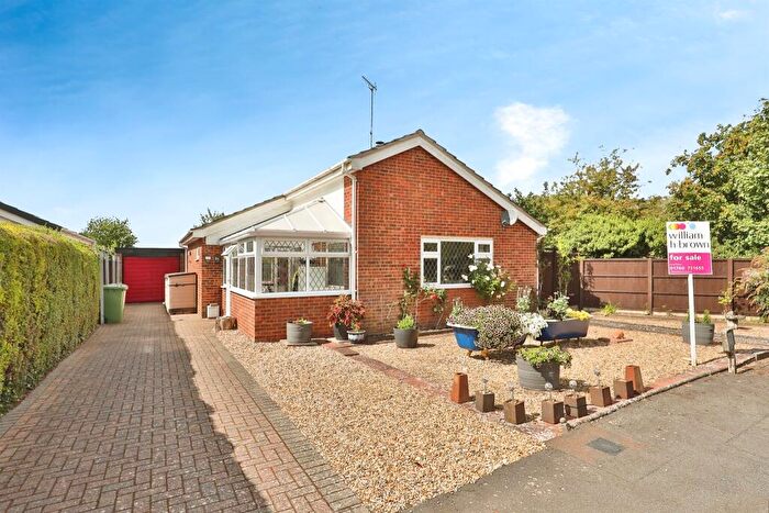 3 Bedroom Detached Bungalow For Sale In Old Vicarage Park, Narborough, PE32