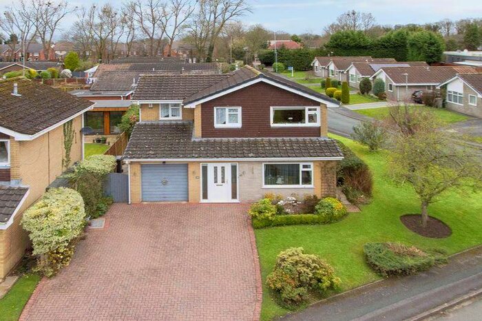 4 Bedroom Detached House For Sale In Coniston Drive, Holmes Chapel, CW4