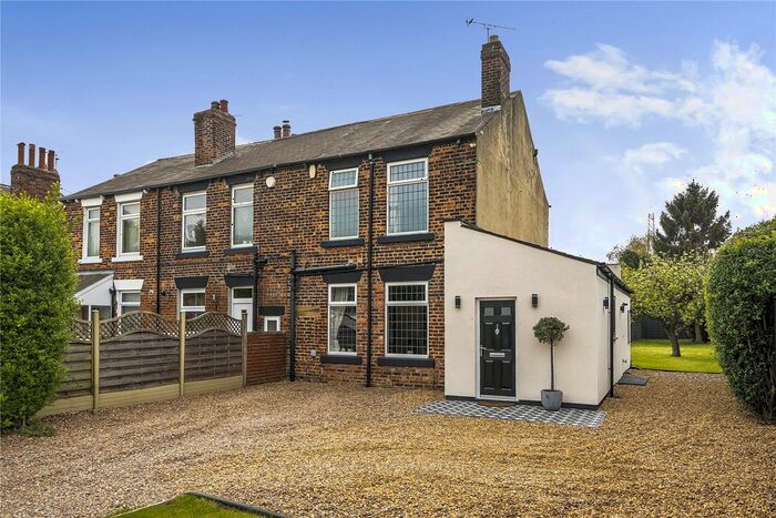 3 Bedroom Terraced House For Sale In Patrick Green, Oulton, Leeds, Wakefield, LS26