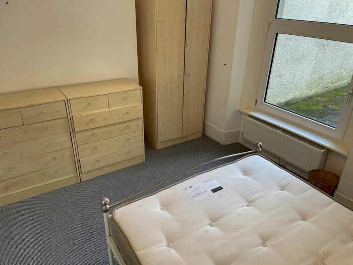 1 Bedroom Flat To Rent In Montpelier Terrace, Ffynone, Uplands, Swansea, SA1