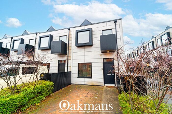 2 Bedroom End Of Terrace House For Sale In South Loop Park, Birmingham, West Midlands, B16