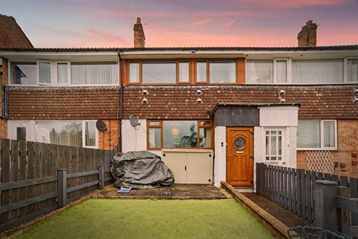 4 Bedroom Terraced House For Sale In Pudsey Road, Leeds, LS13