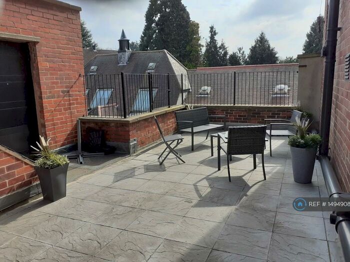 2 Bedroom Flat To Rent In Holly House, Chapeltown, Sheffield, S35