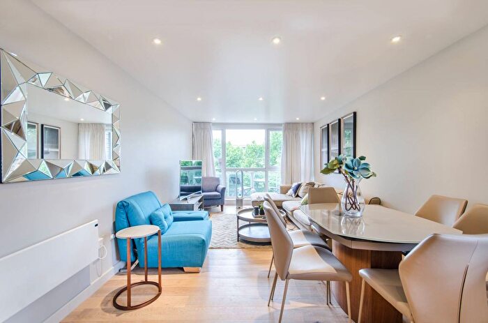 3 Bedroom Flat To Rent In St Johns Wood Road, St John's Wood, London, NW8