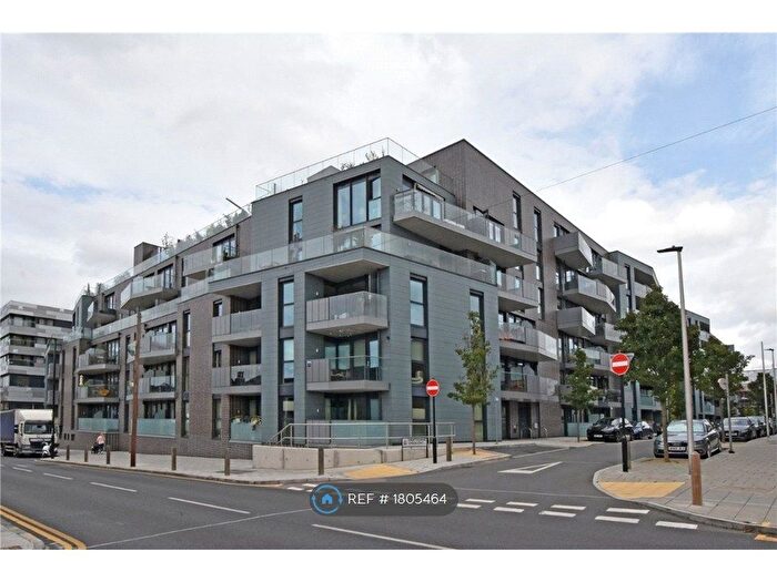 Studio To Rent In Hawthorne Crescent, London, SE10