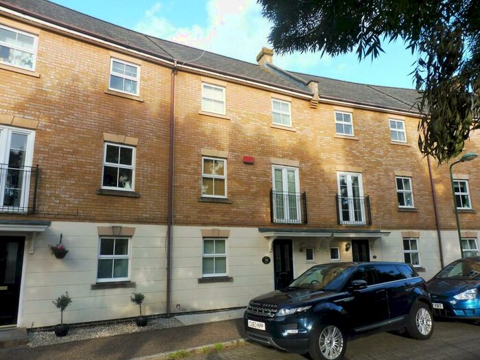 5 Bedroom Town House To Rent In Allington Circle, Kingsmead, Milton Keynes, MK4