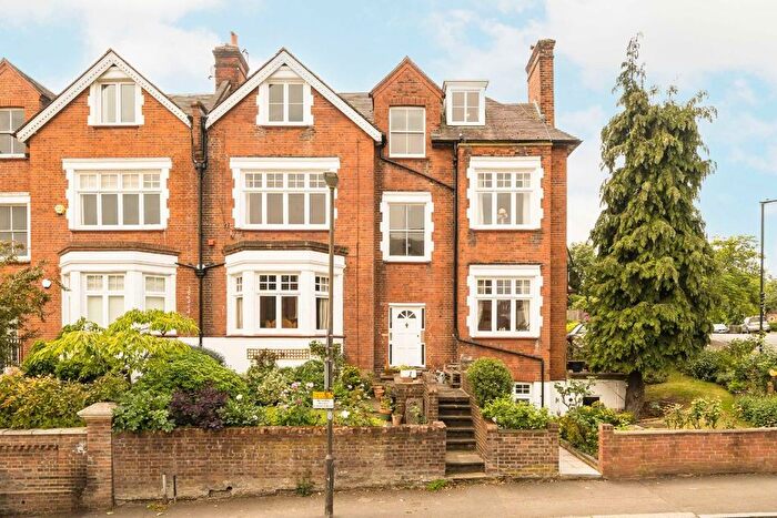 3 Bedroom Flat For Sale In Leopold Road, Wimbledon Town, SW19