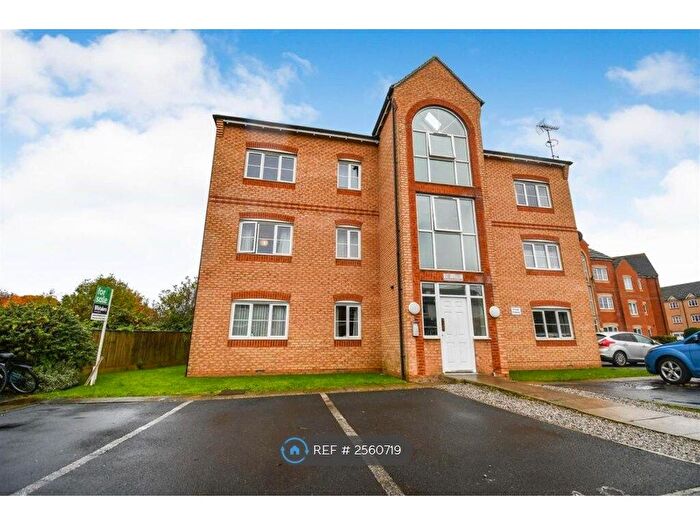 2 Bedroom Flat To Rent In Hainsworth Park, Hull, HU6