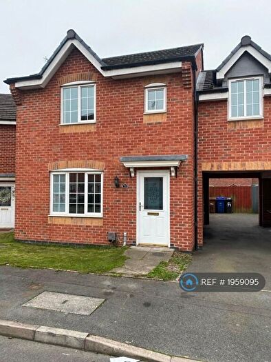 4 Bedroom Semi-Detached House To Rent In Barker Round Way, Burton-On-Trent, DE14