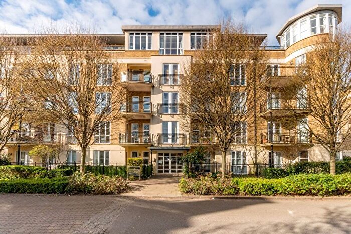 2 Bedroom Flat To Rent In Kew Riverside, Kew, Richmond, TW9