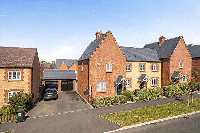 3 Bedroom Semi-Detached House For Sale In Redcar Road, Towcester, NN12