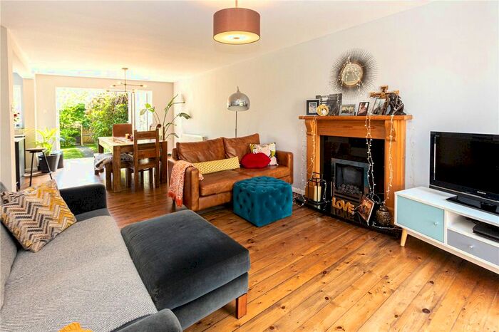 3 Bedroom Terraced House For Sale In Shepherds Way, Harpenden, Hertfordshire, AL5