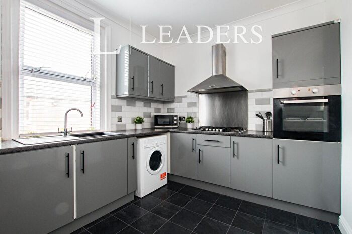 2 Bedroom Apartment To Rent In Gerald Road, Bournemouth, BH3