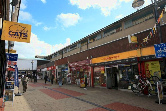 1 Bedroom Flat To Rent In Broadwalk, Crawley, RH10