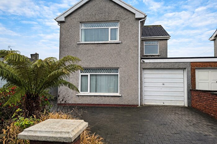 3 Bedroom Detached House For Sale In Heol-Y-Parc, Bridgend, CF33