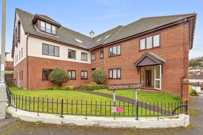 2 Bedroom Flat For Sale In Sovereign Court, High Wycombe, HP13