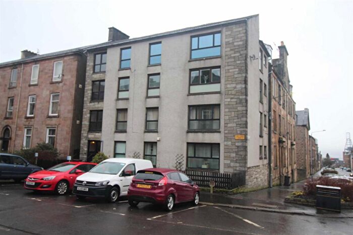2 Bedroom Flat To Rent In Brisbane Street, Greenock, PA16