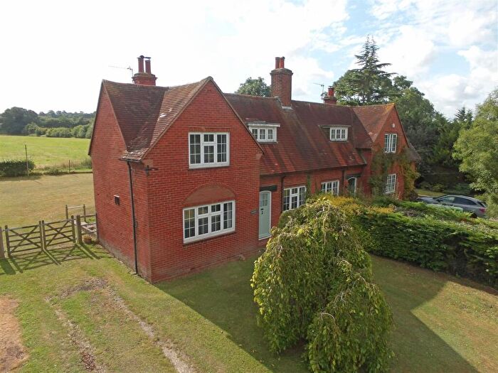 3 Bedroom House To Rent In Reigate Road, Epsom, KT17