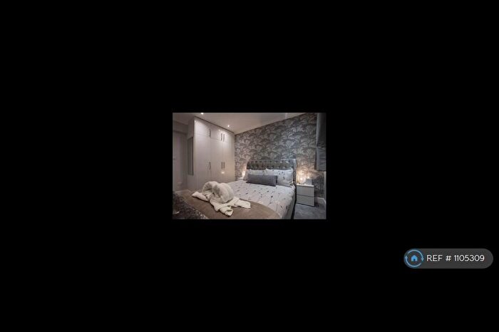 3 Bedroom Flat To Rent In Oakleigh Road North, London, N20