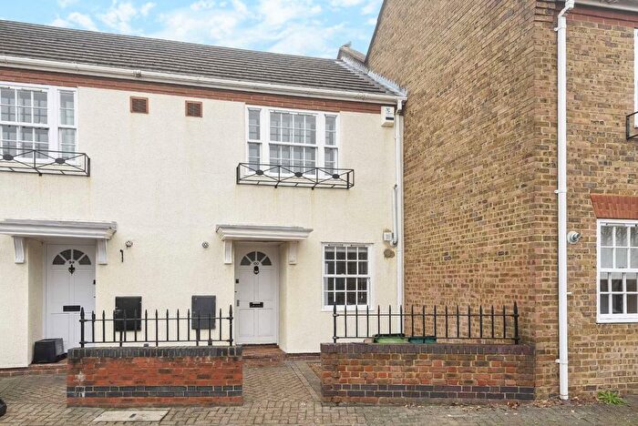 2 Bedroom Property To Rent In Cedar Terrace, Richmond, TW9