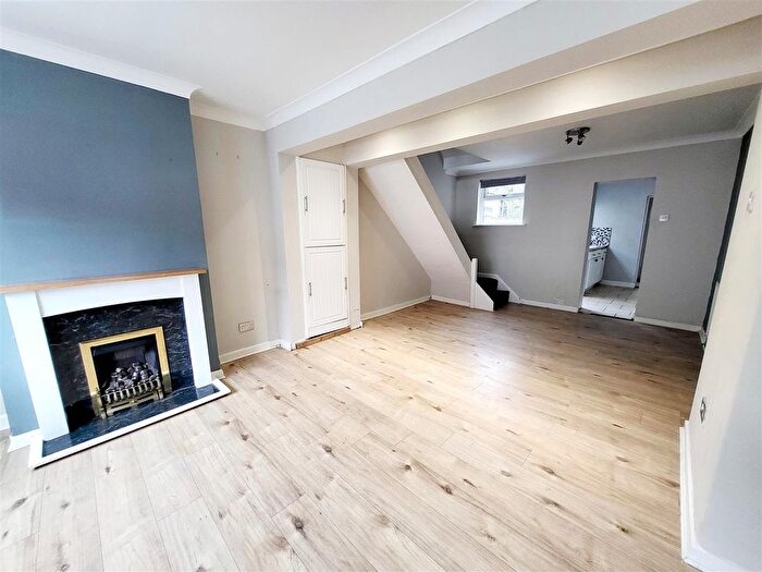 3 Bedroom Terraced House To Rent In Catherine Street, Rochester, ME1