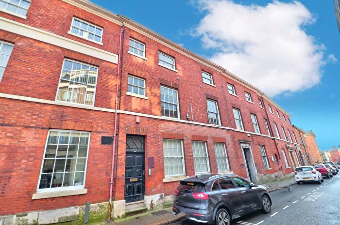 3 Bedroom Town House For Sale In St. Marys Gate, Derby, DE1
