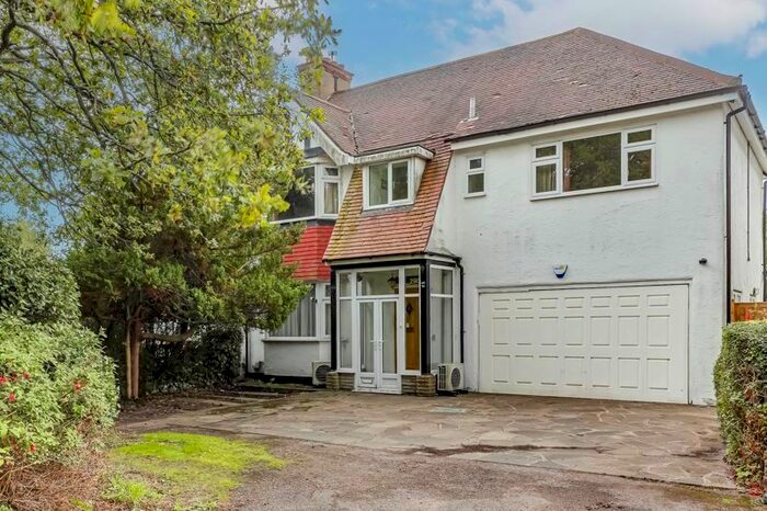 5 Bedroom Semi-Detached House For Sale In The Ridgeway, Enfield, EN2